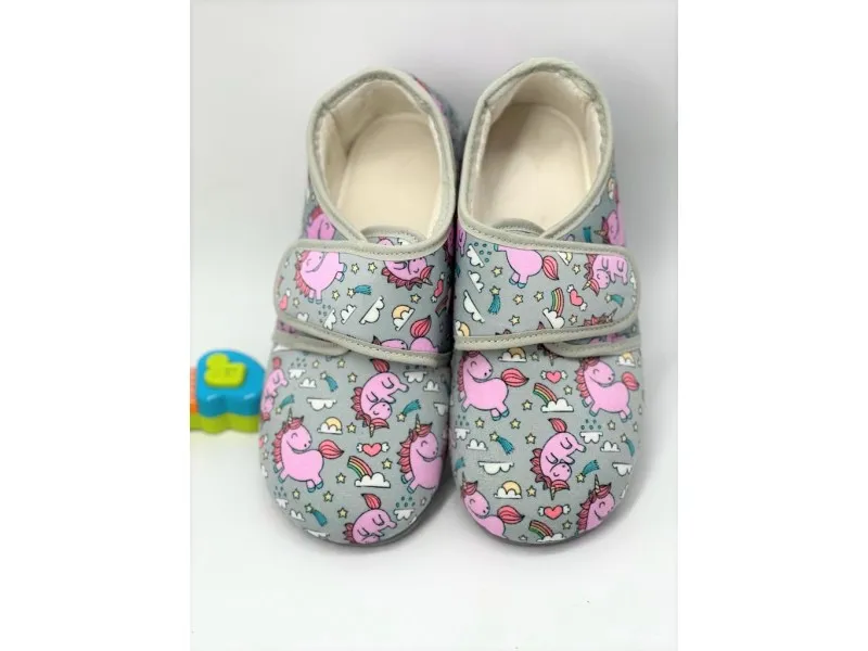 ZAPATILLA DE CASA CON VELCRO 680/261 CALZADOS GAYOSO EN COLOR GRIS
