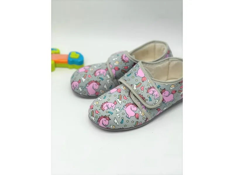 ZAPATILLA DE CASA CON VELCRO 680/261 CALZADOS GAYOSO EN COLOR GRIS