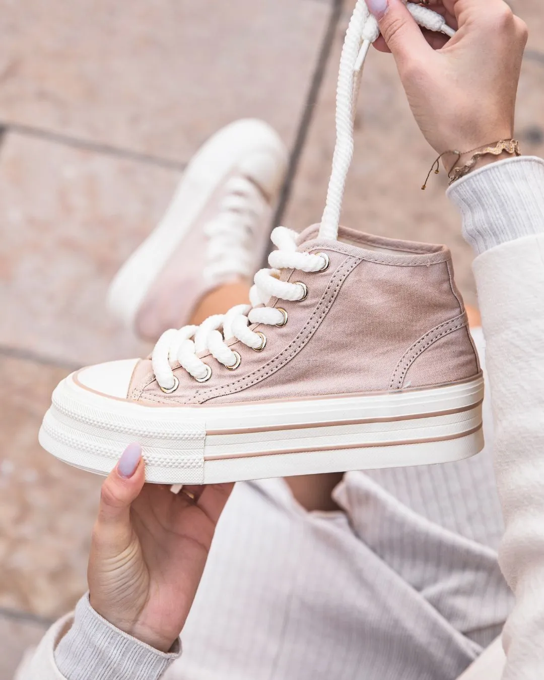 ZAPATILLAS ALTAS DE LONA BEIGE PARA MUJER  MAEVE