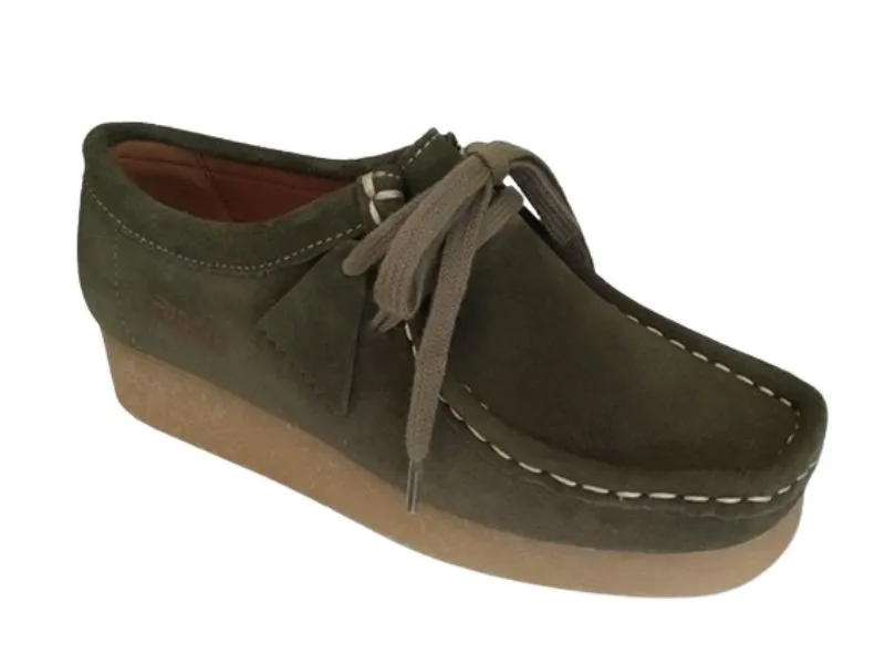 ZAPATO WALLABEE SERRAJE AGOT BEE EN COLOR VERDE MUSGO